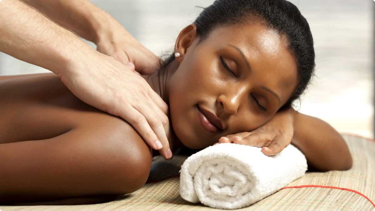 massage room black girl